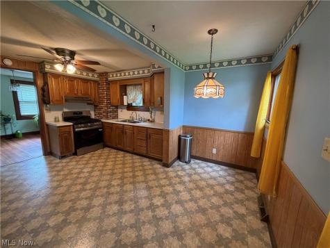 1557 D Street Lorain OH 44052