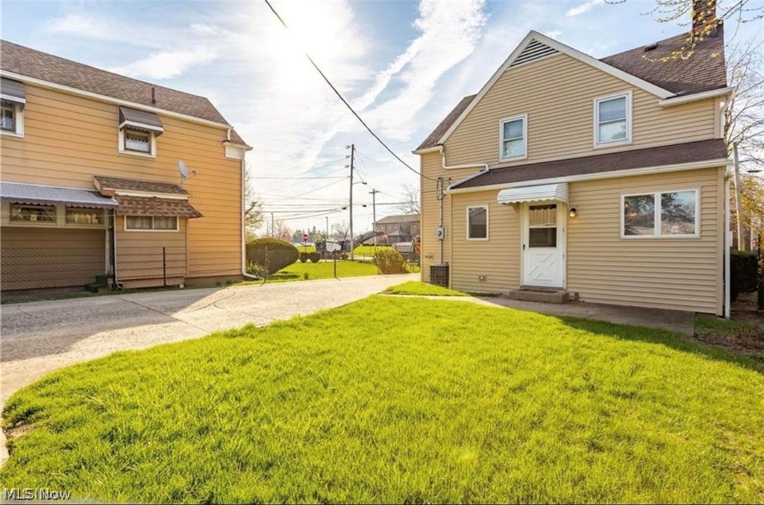 1557 D Street Lorain OH 44052