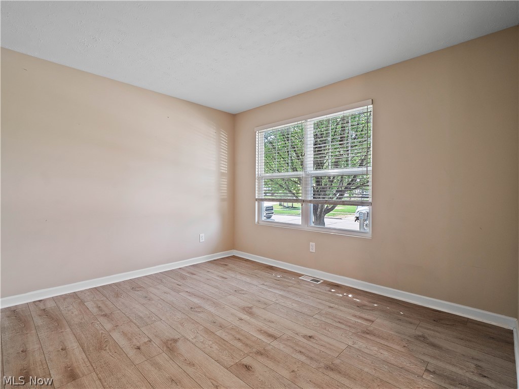 17062 Woodshire Drive Strongsville OH 44149