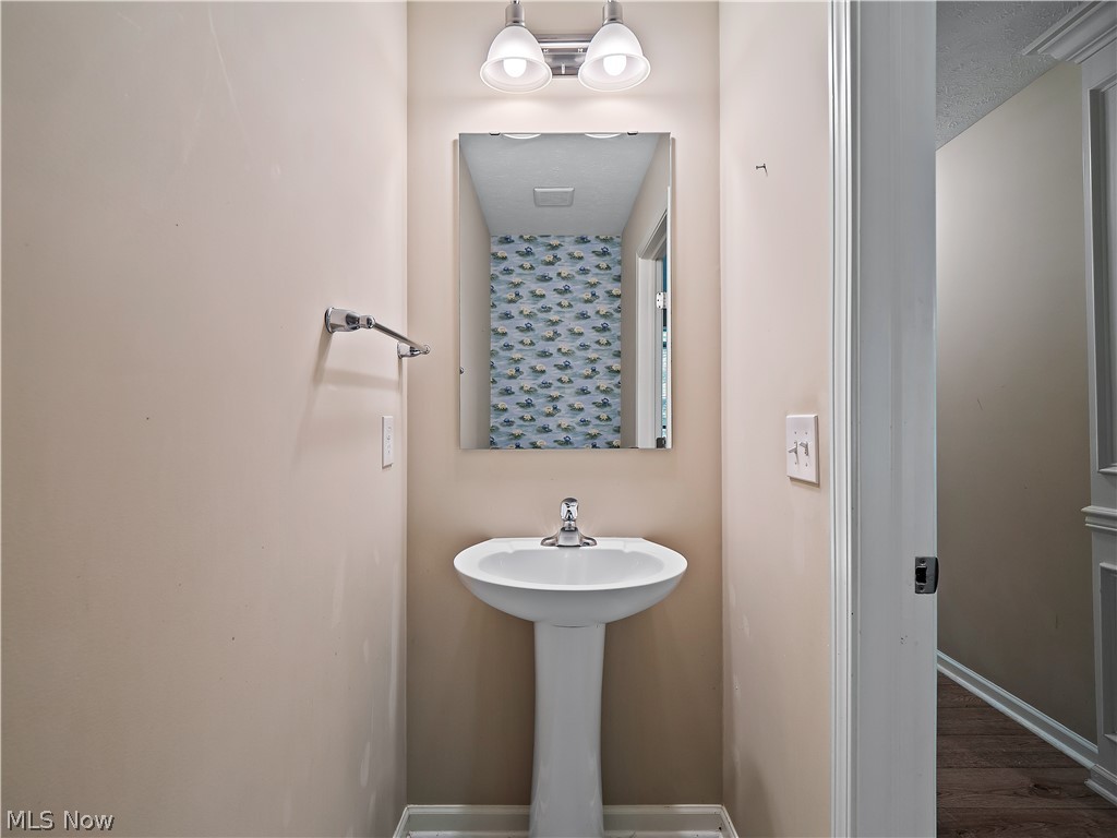 17062 Woodshire Drive Strongsville OH 44149
