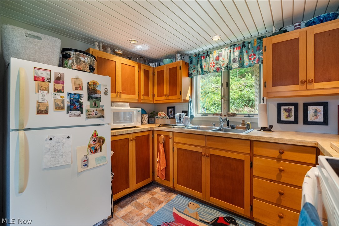 3120 Rockwood Drive SW Carrollton OH 44615