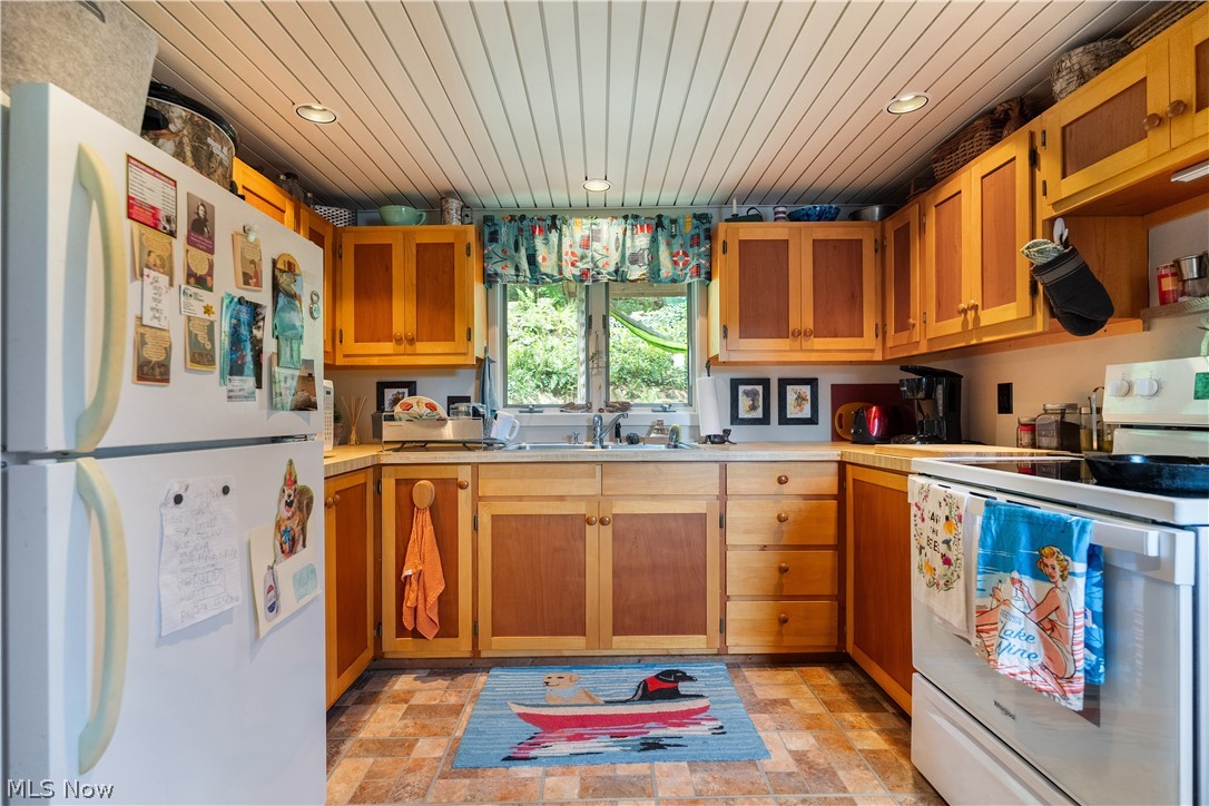 3120 Rockwood Drive SW Carrollton OH 44615