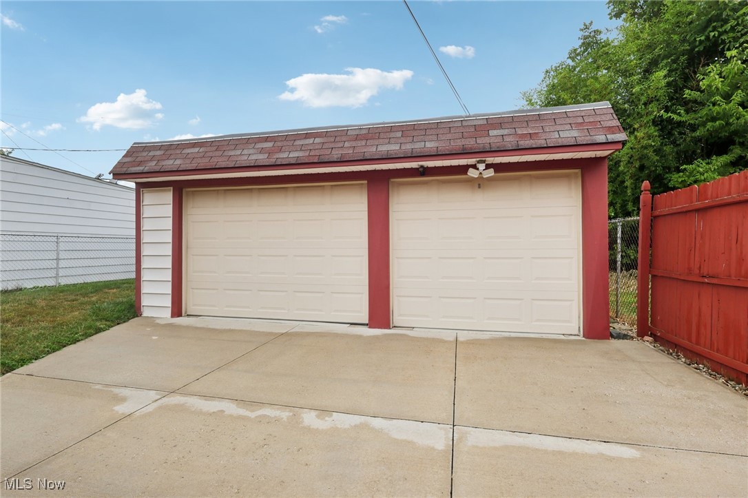 10802 Flower Avenue Cleveland OH 44111