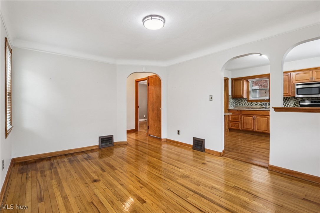 10802 Flower Avenue Cleveland OH 44111