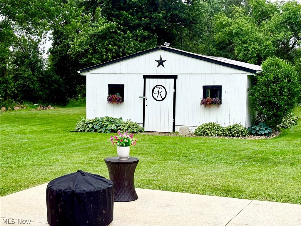 4561 W South Range Road Columbiana OH 44408