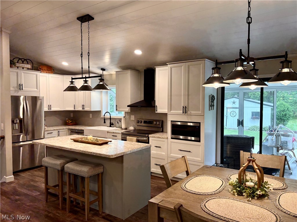 4561 W South Range Road Columbiana OH 44408