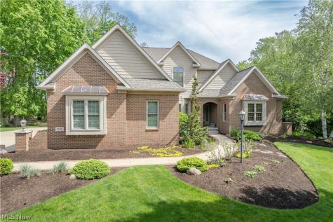 1535 Chadford Gate SE Canton OH 44709