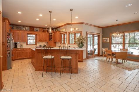 1535 Chadford Gate SE Canton OH 44709