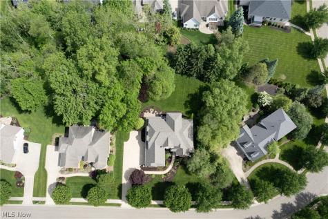 1535 Chadford Gate SE Canton OH 44709