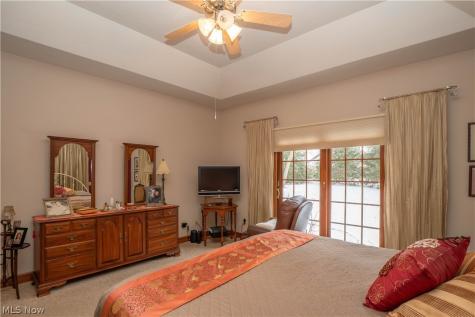 1535 Chadford Gate SE Canton OH 44709