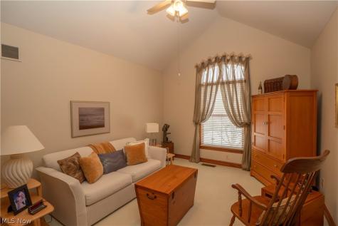 1535 Chadford Gate SE Canton OH 44709