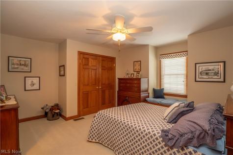 1535 Chadford Gate SE Canton OH 44709