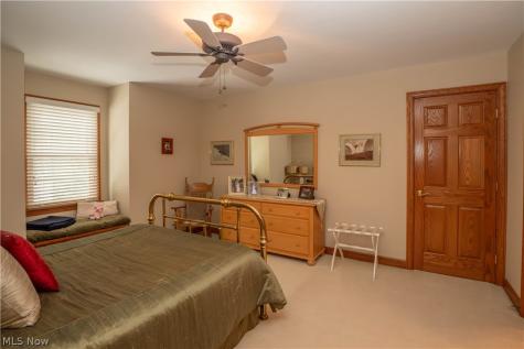 1535 Chadford Gate SE Canton OH 44709