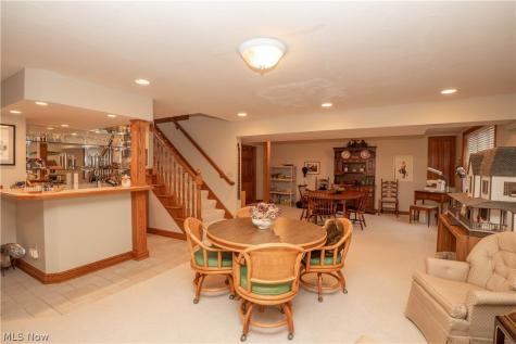 1535 Chadford Gate SE Canton OH 44709