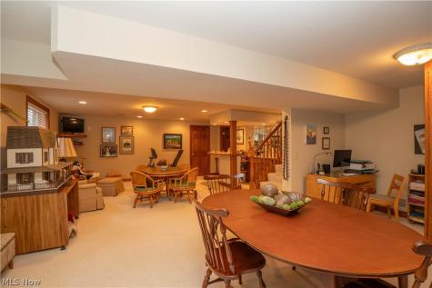 1535 Chadford Gate SE Canton OH 44709