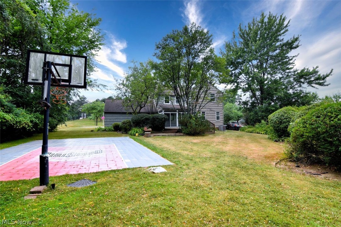 2601 Richmond Road Beachwood OH 44122