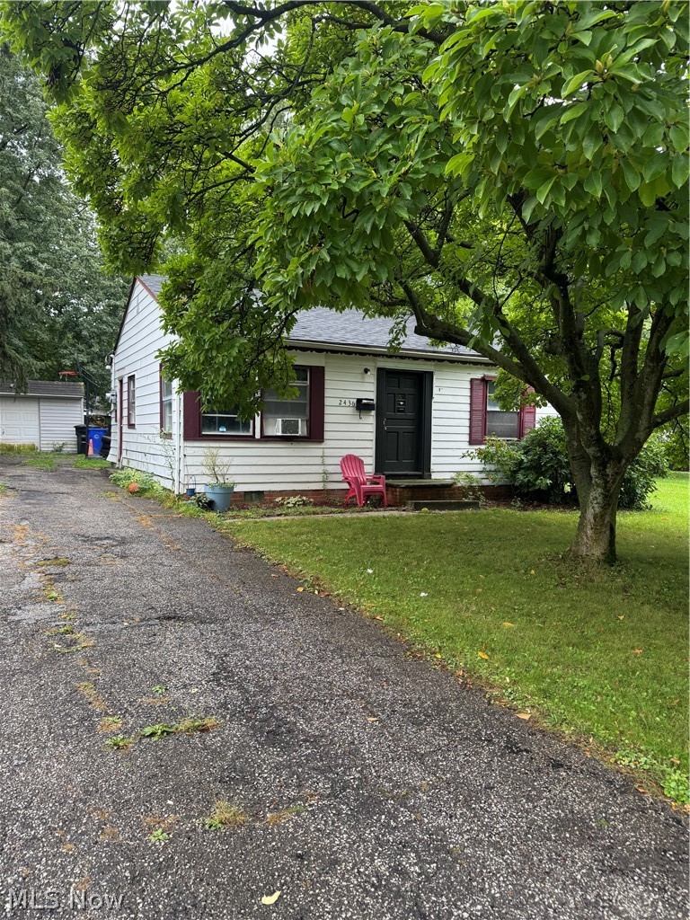 2436 Greenvale Road Cleveland OH 44121