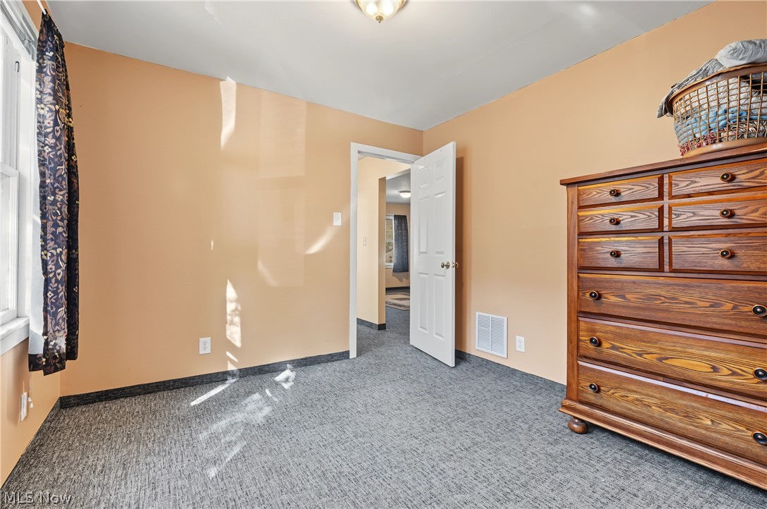 957 E Dewey Avenue Youngstown OH 44502