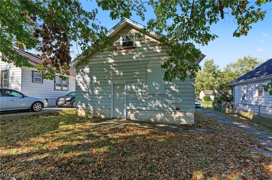 957 E Dewey Avenue Youngstown OH 44502