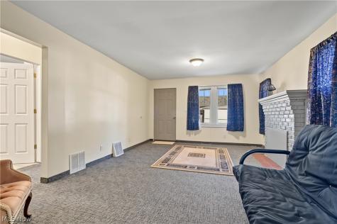 957 E Dewey Avenue Youngstown OH 44502