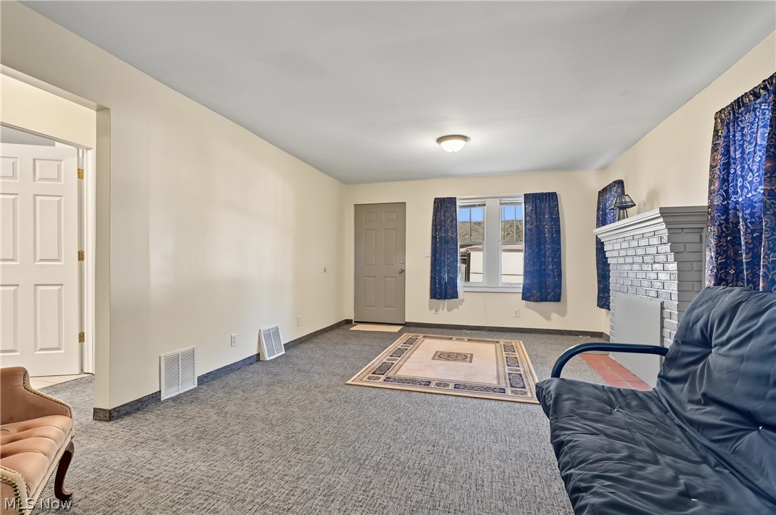 957 E Dewey Avenue Youngstown OH 44502
