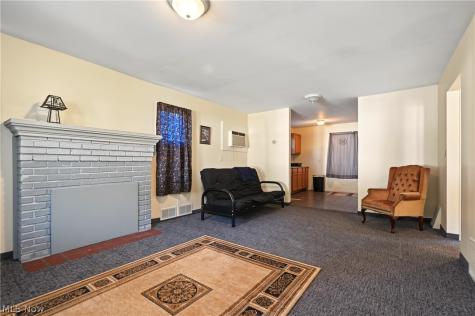 957 E Dewey Avenue Youngstown OH 44502