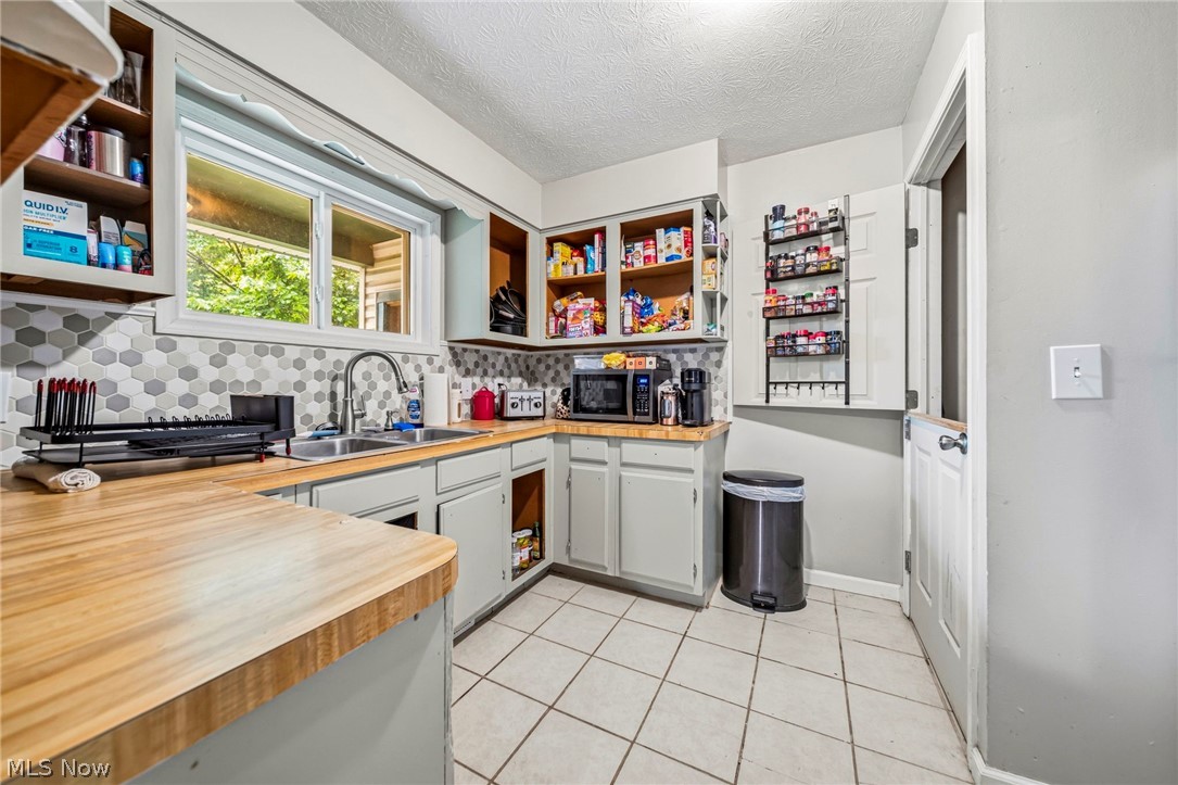 2840 Liberty Street Rock Creek OH 44084
