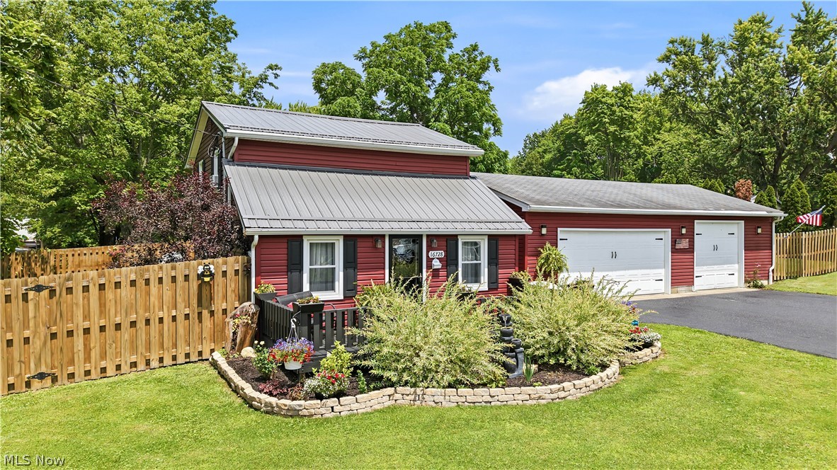 16728 Parkview Avenue Lake Milton OH 44429