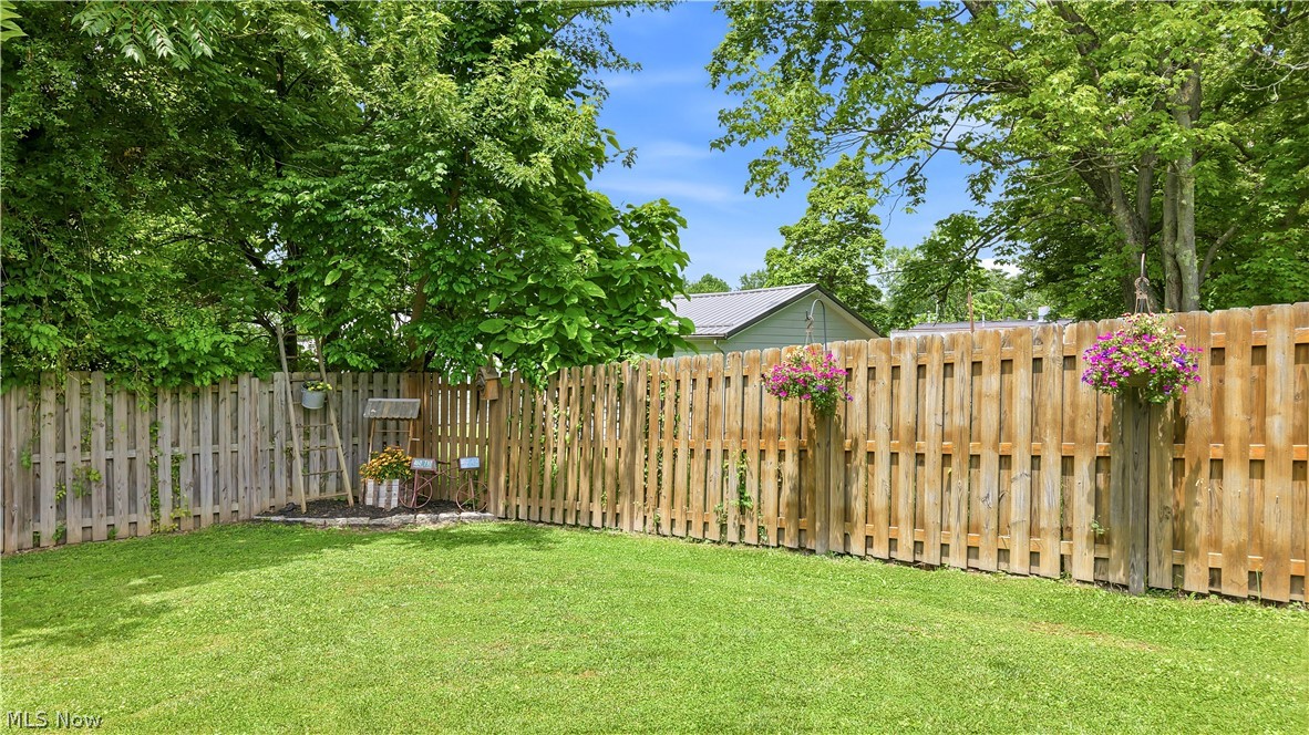 16728 Parkview Avenue Lake Milton OH 44429