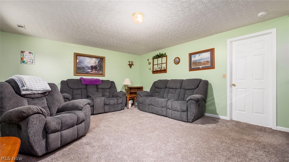 5775 School House Road Frazeysburg OH 43822