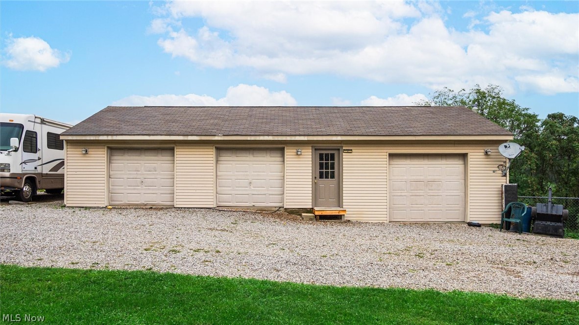 5775 School House Road Frazeysburg OH 43822