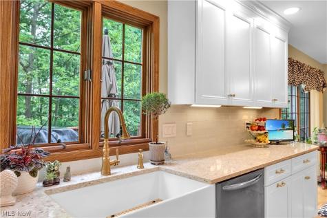 8015 Hansom Place Mentor OH 44060