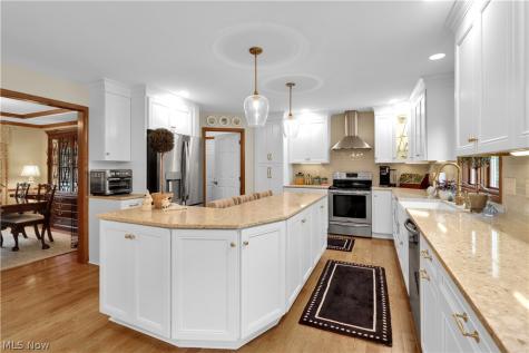 8015 Hansom Place Mentor OH 44060