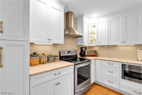 8015 Hansom Place Mentor OH 44060
