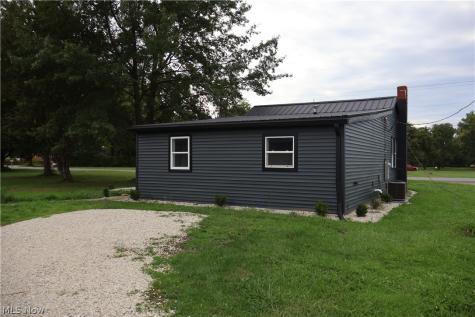 14981 Seville Road Sterling OH 44276