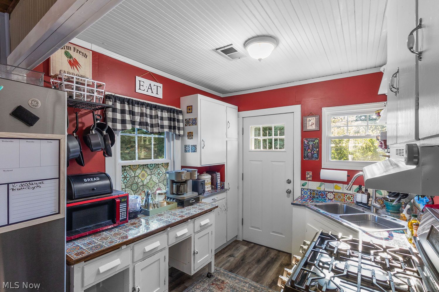 1804 Green Road Madison OH 44057