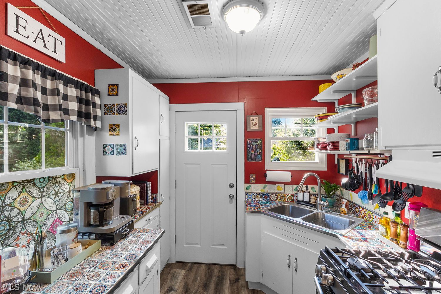 1804 Green Road Madison OH 44057