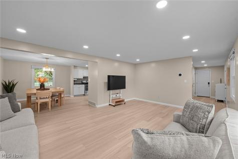 1511 Winslow Drive Hudson OH 44236