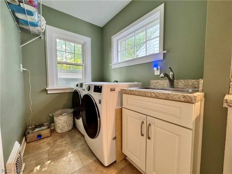 1163 Oxford Road Cleveland Heights OH 44121