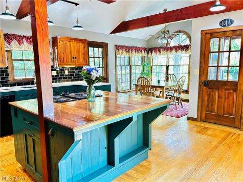 1572 Wall Road Wadsworth OH 44281