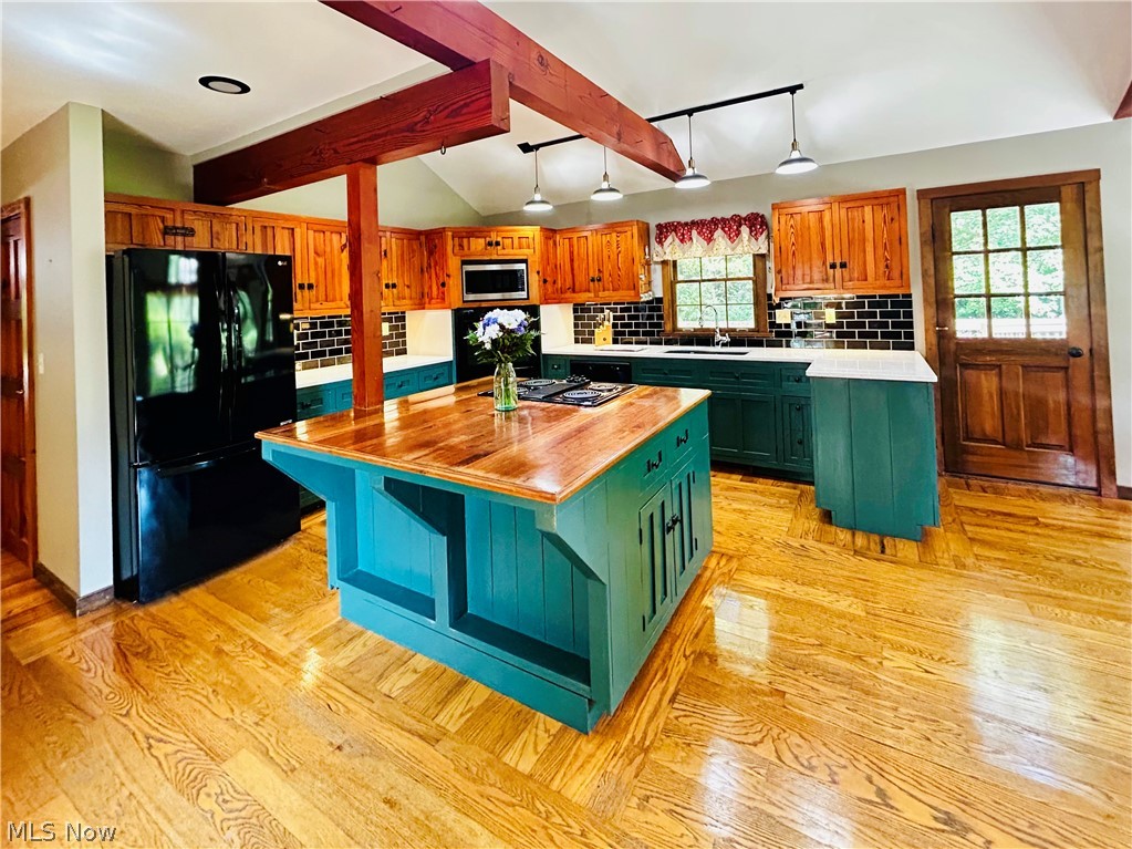 1572 Wall Road Wadsworth OH 44281