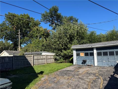 871 Lecona Road Cleveland Heights OH 44121