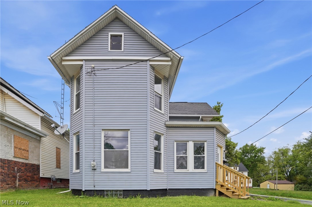 766 E Summit Alliance OH 44601