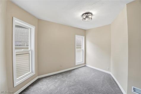 766 E Summit Alliance OH 44601