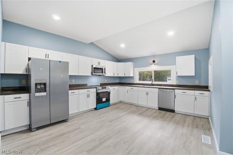 766 E Summit Alliance OH 44601