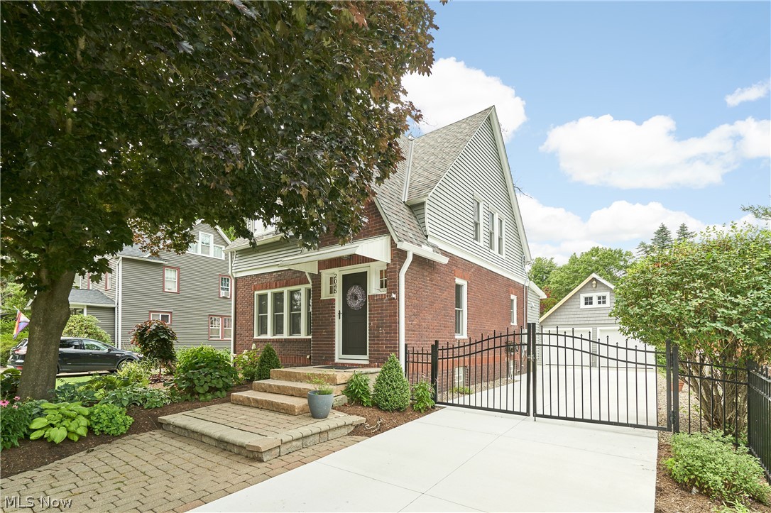 2045 Lorena Avenue Akron OH 44313