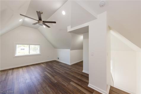 1672 Robinwood Avenue Lakewood OH 44107