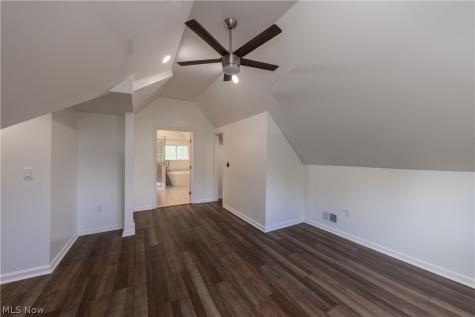 1672 Robinwood Avenue Lakewood OH 44107