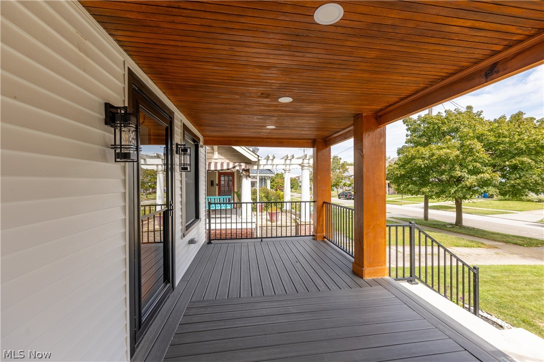 1672 Robinwood Avenue Lakewood OH 44107