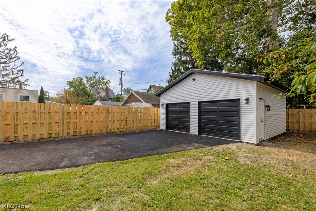1672 Robinwood Avenue Lakewood OH 44107